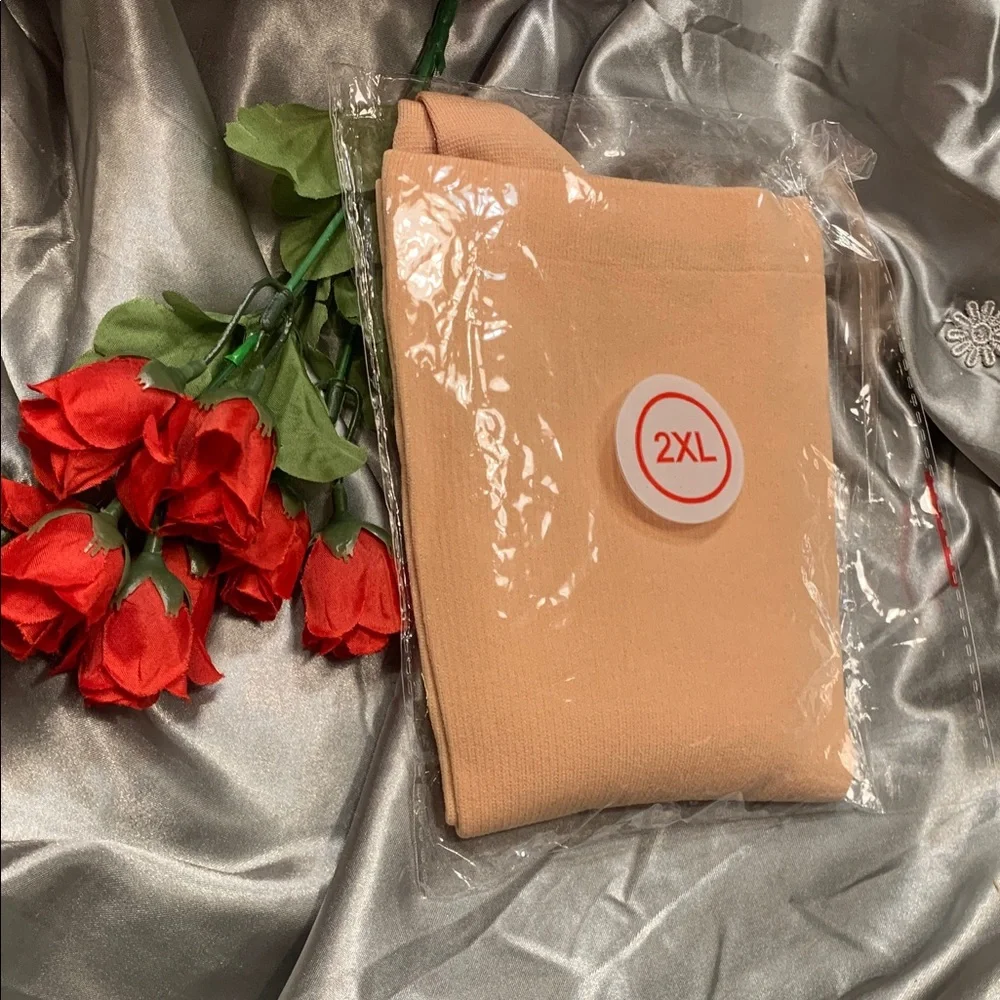 🌹COMFY COZY COMPRESSION SOCKS • Wellness